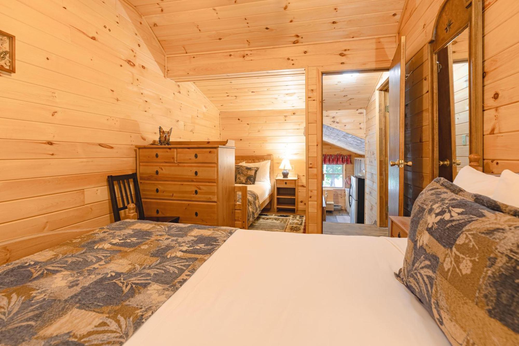 Motel Long Lake&Cottages LLC Exteriör bild