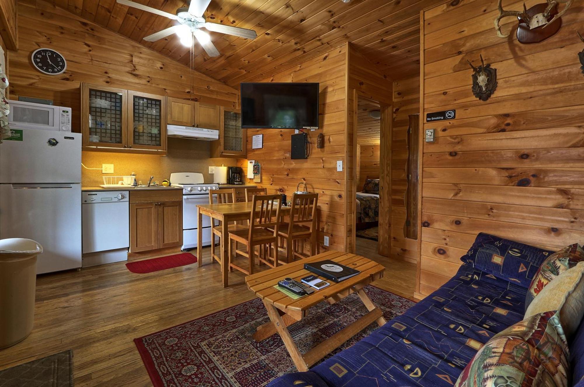 Motel Long Lake&Cottages LLC Exteriör bild