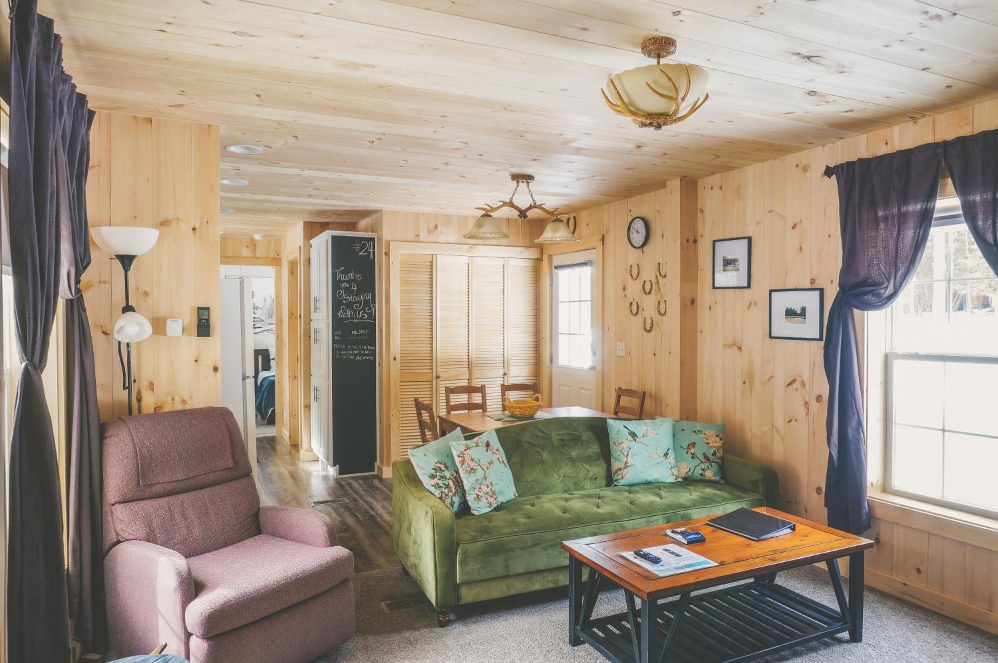 Motel Long Lake&Cottages LLC Exteriör bild